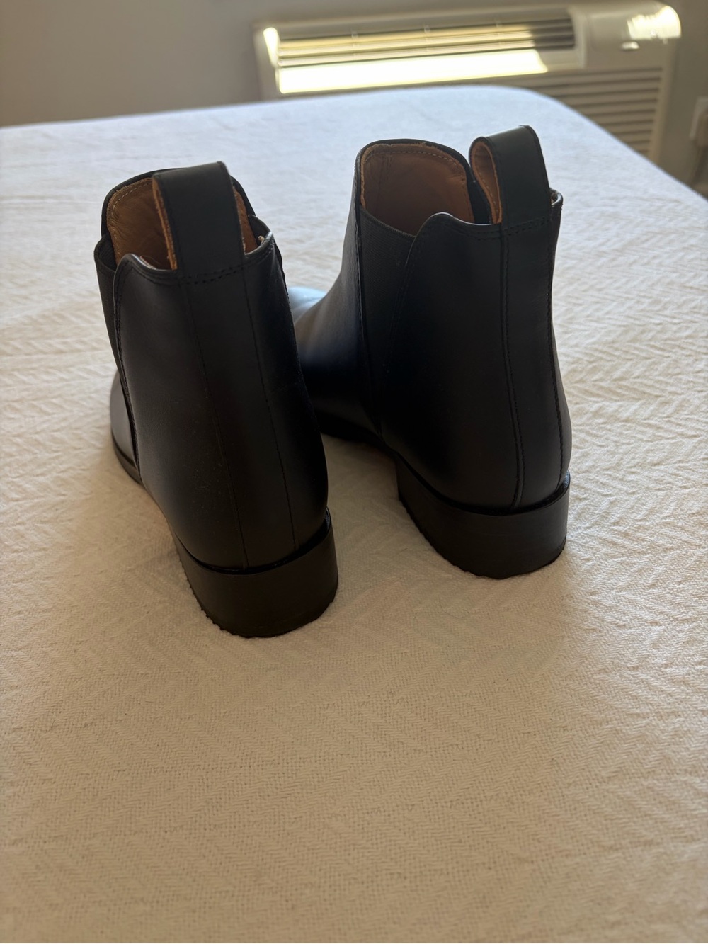 Nisolo Chelsea Boot - Picture 3 of 4